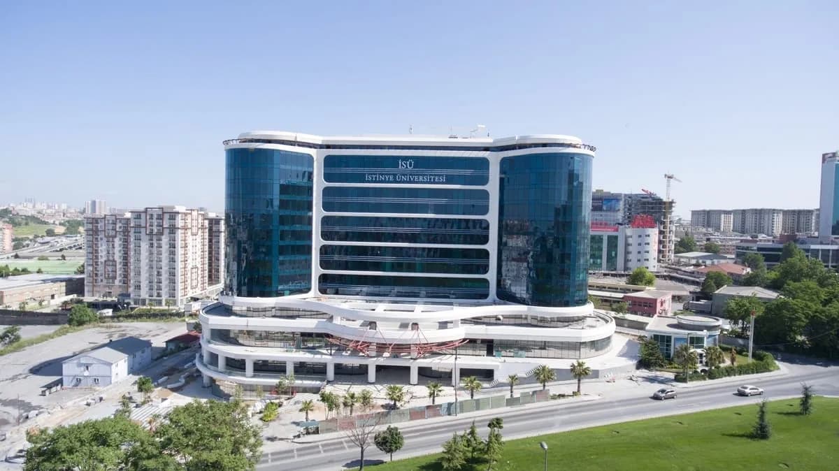 جامعة إستينيا - جامعة النخبة في العلوم الصحية